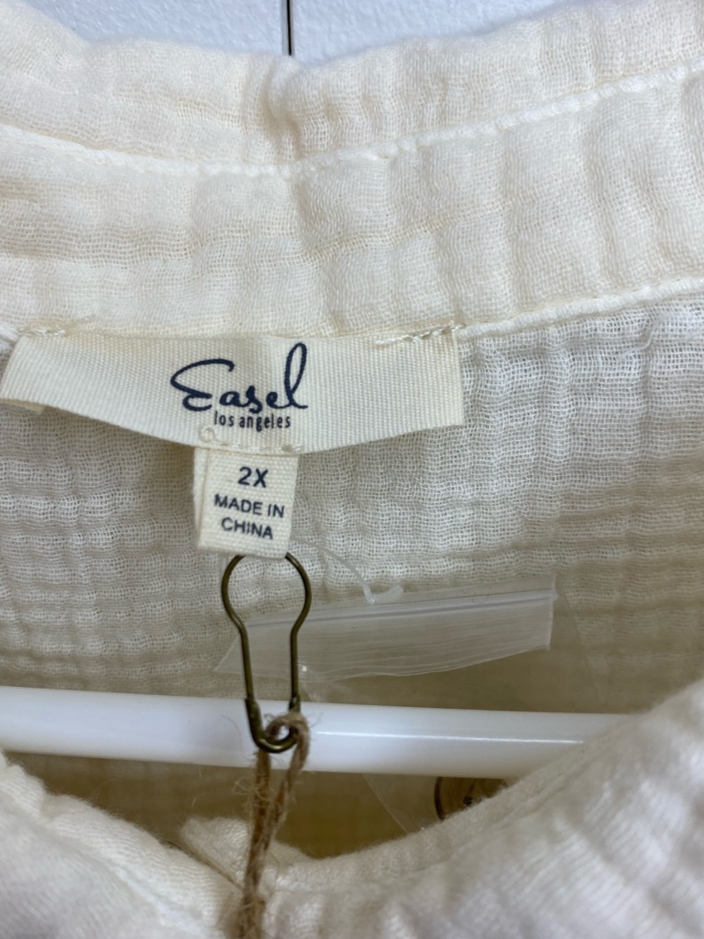 Easel cream-colored, oversized button-down shirt (Size 2X) Ptp 31” - Picture 4 of 7